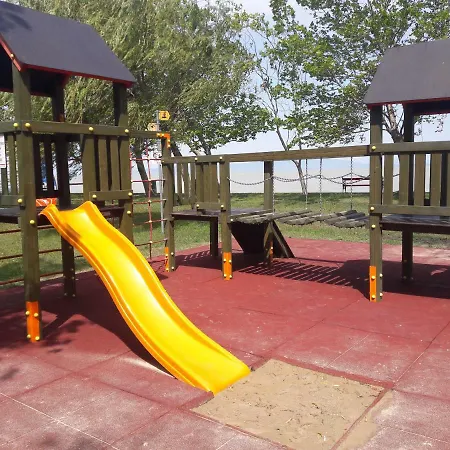 Nyaraló Holiday House / Ferienhaus Annamaria 80m From Beach Balatonfenyves